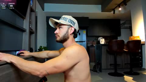 Snapshot of maximo_and_marcelo chatting on 10/30/25, 11:00 maximo_and_marcelo online show from 10/30/25, 11:00