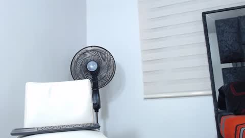 Snapshot of maximo_sebastian chatting on 12/02/24, 03:58 Maximo Sebastian online show from 12/02/24, 03:58