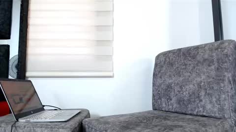 Maximo Sebastian online show from 12/22/25, 07:44