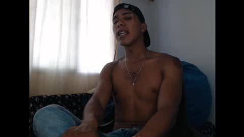 Maximo Aron Vega online show from 12/09/24, 06:14