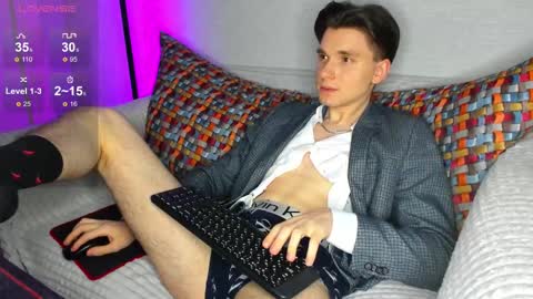 Max online show from 02/17/25, 12:54