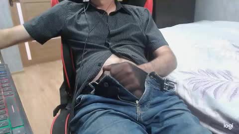 maximus3334 online show from 09/19/25, 11:22