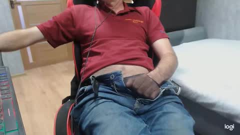 maximus3334 online show from 09/25/25, 11:14