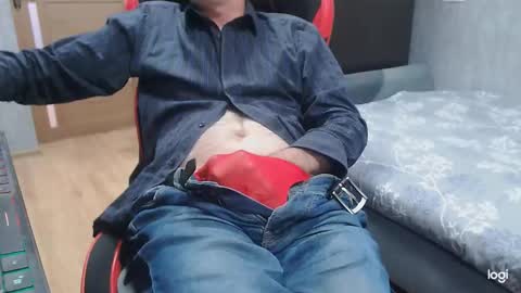 Snapshot of maximus3334 chatting on 11/11/25, 11:21 maximus3334 online show from 11/11/25, 11:21