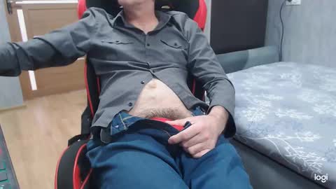 Snapshot of maximus3334 chatting on 03/07/26, 10:45 maximus3334 online show from 03/07/26, 10:45