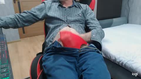 Snapshot of maximus3334 chatting on 03/11/26, 10:05 maximus3334 online show from 03/11/26, 10:05