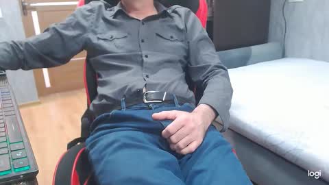 Snapshot of maximus3334 chatting on 03/30/26, 10:27 maximus3334 online show from 03/30/26, 10:27