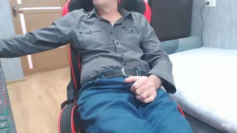 Snapshot of maximus3334 chatting on 04/03/26, 10:46 maximus3334 online show from 04/03/26, 10:46