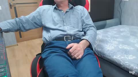 Snapshot of maximus3334 chatting on 04/19/26, 09:06 maximus3334 online show from 04/19/26, 09:06