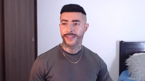 Independent Model online show from 01/21/25, 01:50