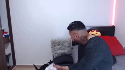 Independent Model online show from 11/18/25, 03:23