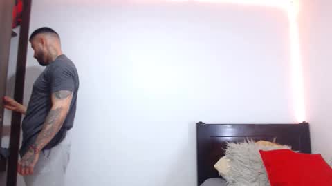 Snapshot of maximus_golden chatting on 02/10/26, 03:43 Independent Model online show from 02/10/26, 03:43