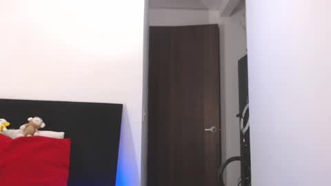 Independent Model online show from 05/15/26, 03:46
