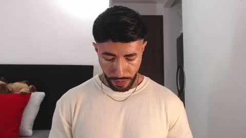 Independent Model online show from 06/01/26, 02:46