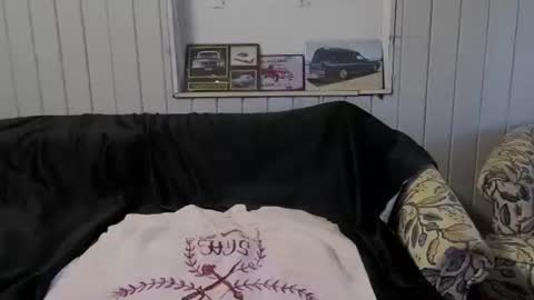 Max online show from 01/05/25, 03:22