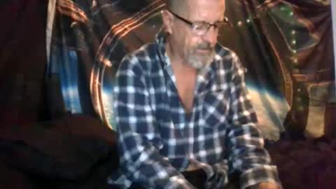 Snapshot of maximus_oreally chatting on 04/03/26, 11:25 Max online show from 04/03/26, 11:25