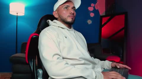 Snapshot of maximusclark chatting on 01/15/26, 04:06 Maximus Clark online show from 01/15/26, 04:06