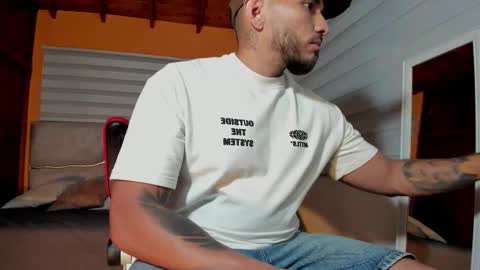 Snapshot of maximusclark chatting on 03/18/26, 01:53 Maximus Clark online show from 03/18/26, 01:53