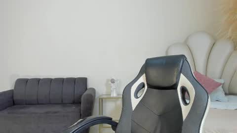 Snapshot of maximusclark1_ chatting on 06/20/26, 11:57 Maximus online show from 06/20/26, 11:57