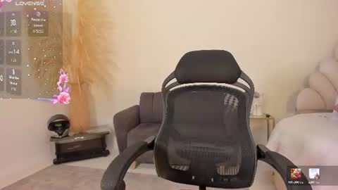 Snapshot of maximusclark1_ chatting on 06/28/26, 12:11 Maximus online show from 06/28/26, 12:11