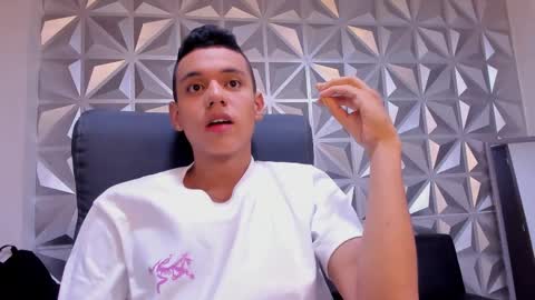 Snapshot of maximuss_19 chatting on 12/12/24, 07:15 Maximus online show from 12/12/24, 07:15