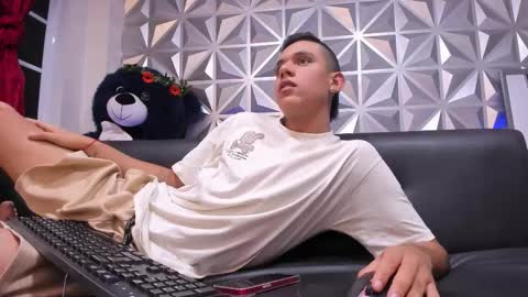 Snapshot of maximuss_19 chatting on 01/15/25, 12:09 Maximus online show from 01/15/25, 12:09