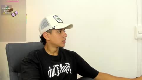 Snapshot of maximuss_19 chatting on 02/16/25, 01:38 Maximus online show from 02/16/25, 01:38