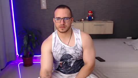Snapshot of maximussantorini chatting on 07/14/26, 04:39 maximus online show from 07/14/26, 04:39