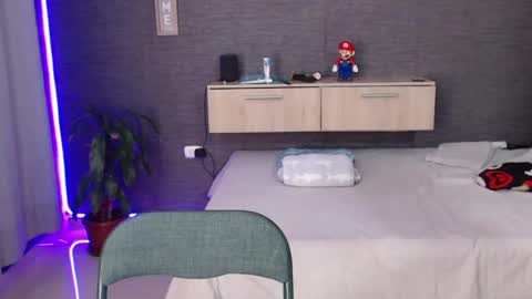 Snapshot of maximussantorini chatting on 07/15/26, 04:40 maximus online show from 07/15/26, 04:40
