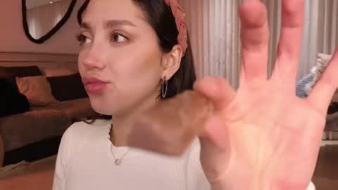 Maxine online show from 03/09/25, 12:42