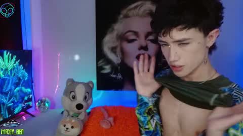 Max online show from 02/26/25, 07:38