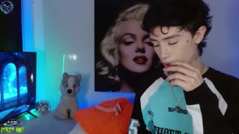 Max online show from 09/22/25, 03:52