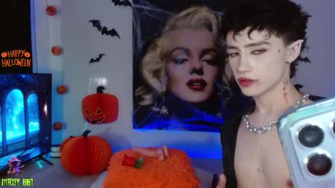 Max online show from 10/05/25, 06:01