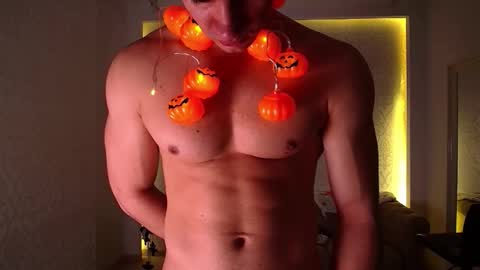 MaxKaiden online show from 10/22/25, 04:46