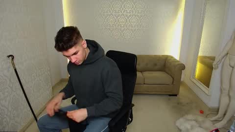 MaxKaiden online show from 11/11/25, 06:02