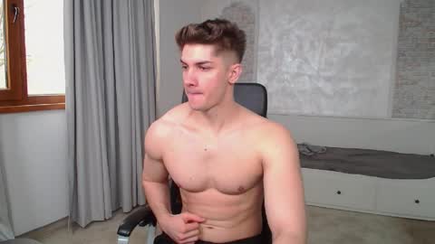 MaxKaiden online show from 04/01/26, 06:25