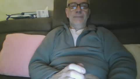 Snapshot of maxou569 chatting on 03/06/25, 07:47 maxou569 online show from 03/06/25, 07:47