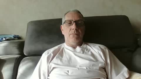 Snapshot of maxou569 chatting on 03/07/25, 11:18 maxou569 online show from 03/07/25, 11:18