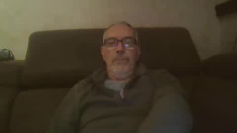 Snapshot of maxou569 chatting on 11/01/25, 06:37 maxou569 online show from 11/01/25, 06:37