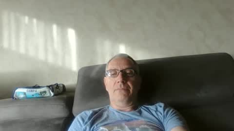 Snapshot of maxou569 chatting on 11/03/25, 08:37 maxou569 online show from 11/03/25, 08:37