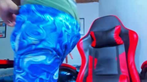 MAX online show from 09/13/25, 07:24