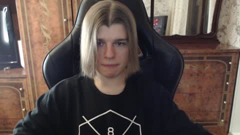 Max online show from 12/03/24, 02:38