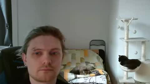 Snapshot of maxs_93 chatting on 10/06/25, 09:07 maxs_93 online show from 10/06/25, 09:07