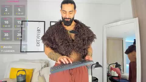 Max online show from 10/31/25, 03:57