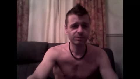 Snapshot of maxthewolf chatting on 11/22/25, 01:04 MaxTheWolf online show from 11/22/25, 01:04
