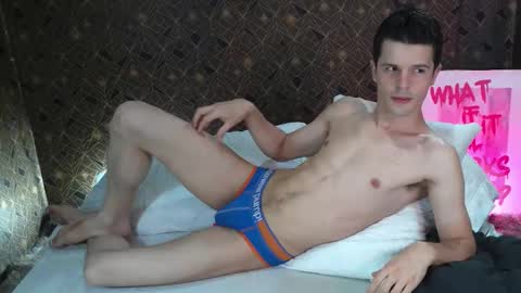 Max online show from 09/14/25, 03:27