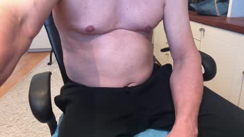 Max online show from 11/19/25, 12:16