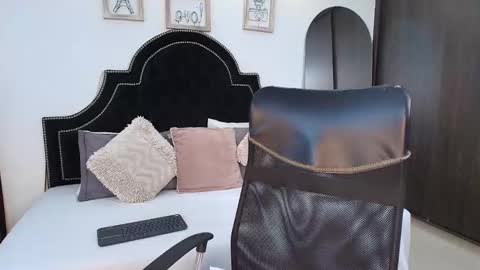 Maxxi online show from 09/12/25, 01:28