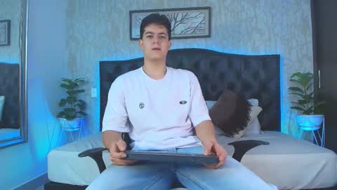 Maxxi online show from 12/14/25, 03:45