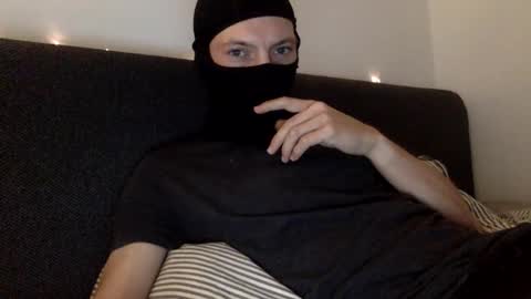Snapshot of maxxx___89 chatting on 06/09/26, 10:27 Max online show from 06/09/26, 10:27